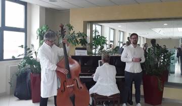 Ospedale di Perugia, arrivato un pianoforte posizionato nella hall e a disposizione di pazienti, famigliari e personale sanitario