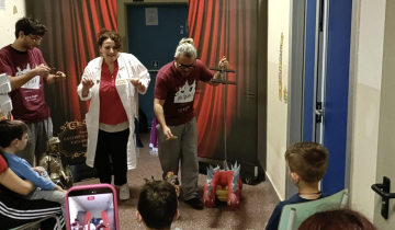 Il Teatro dei Pupi porta sorrisi in Pediatria all'Ospedale Umberto I di Siracusa