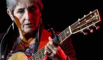 Joan Baez racconta il potere terapeutico della poesia e dell'arte