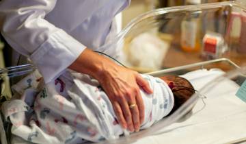 Per i neonati prematuri, musicoterapia con voce dei genitori e ninne nanne all'Ospedale Miulli di Acquaviva delle Fonti (BA)